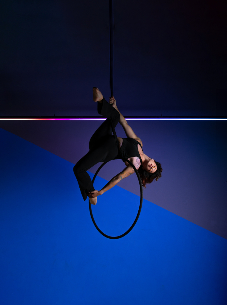 Double aerial hoop CirqueDuquesa